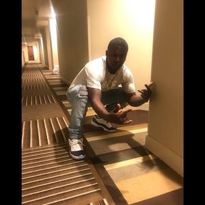 Meet your Posher, Dee